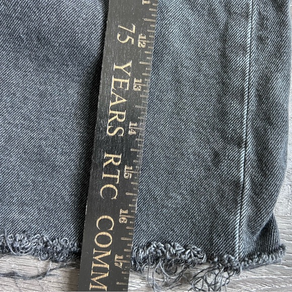 Levi’s Strauss Women’s Black Mini Skirt Size 28 100% Cotton - Picture 9 of 9